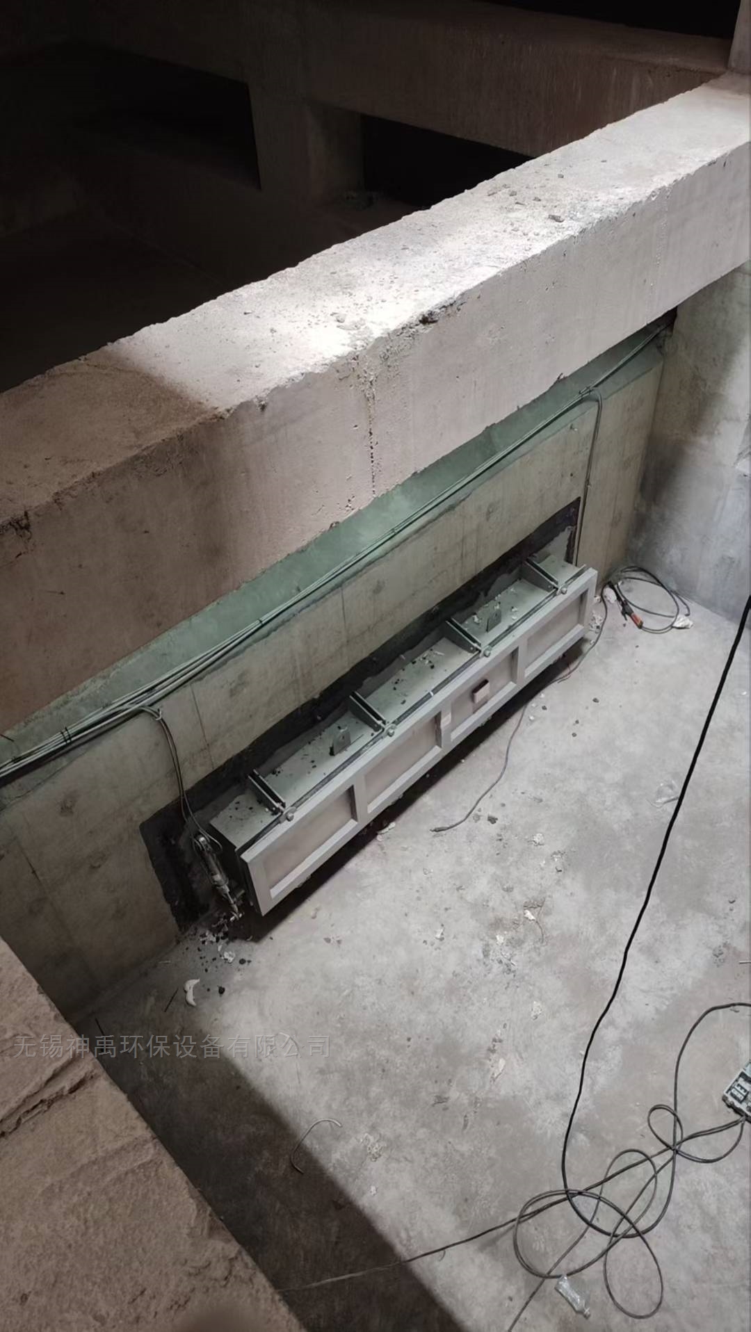 调蓄池冲洗门在上海花木调蓄池现场安装