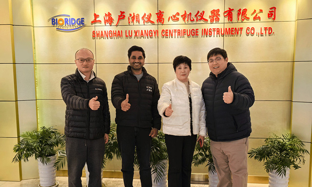 品質鑄信，全球共贏——盧湘儀喜迎海外客戶到訪驗收 彰顯國產離心機實力