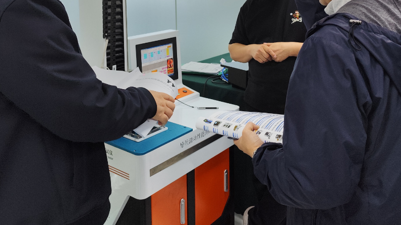 深圳某某有限公司赴上海理濤參觀考察設(shè)備非血管內(nèi)導(dǎo)管導(dǎo)絲滑動(dòng)性能測試儀